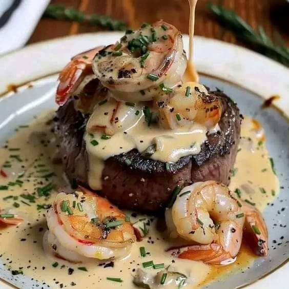 Filet Mignon draped in a creamy shrimp and lobster sauce – fitnessnip